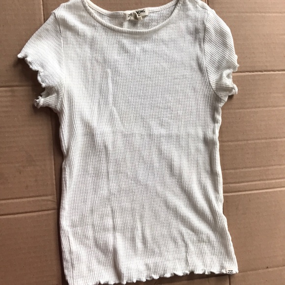 2 billabong T-shirts - Picture 3 of 4